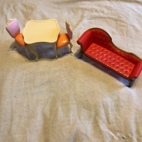 Lot of Bratz furniture - Picture 1 of 11